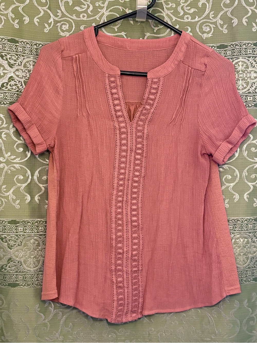 Women's Textured Split-Neck Top in Dusty Rose